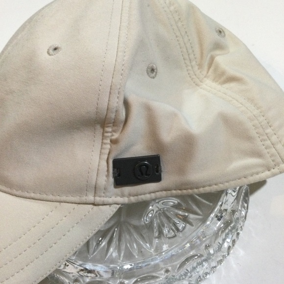 Lululemon Unisex Size Small Medium Lightweight Lined Baller Hat In Cream - Picture 6 of 6